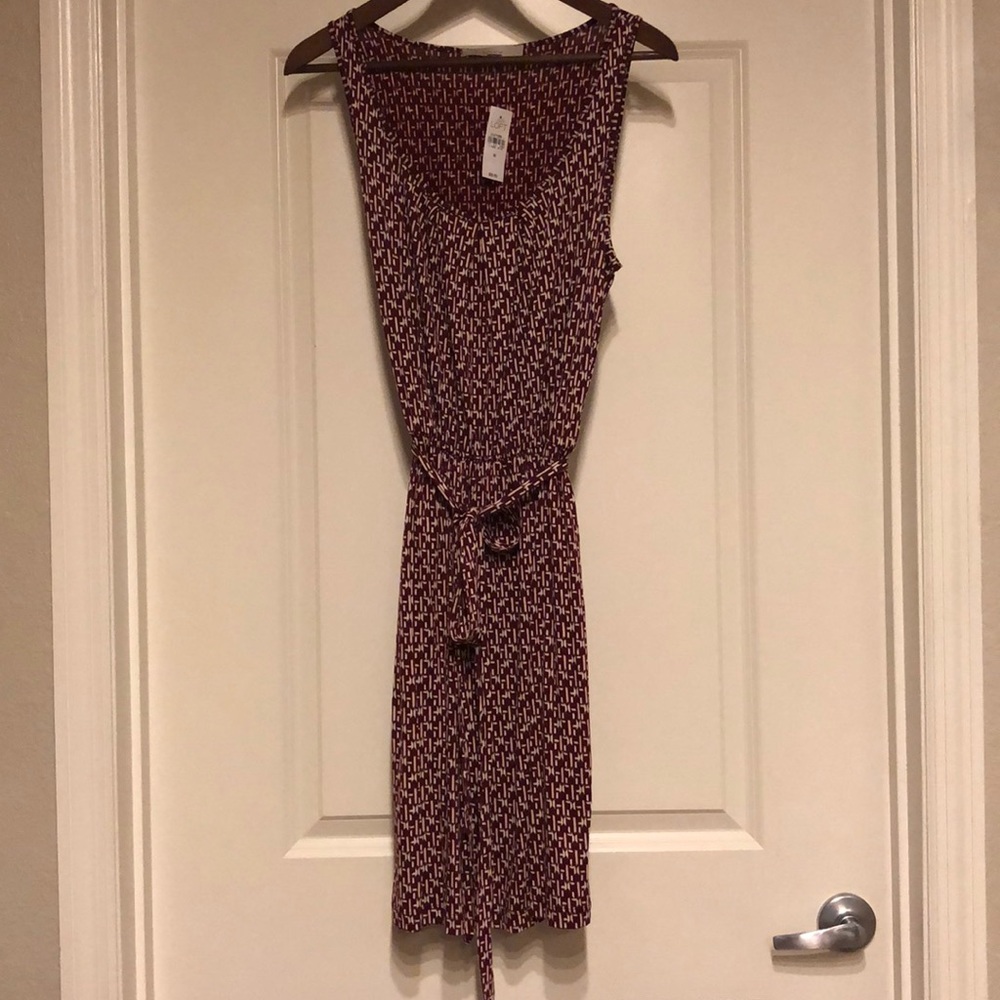 👗NWT LOFT maroon, white, & pink dress w/tie belt